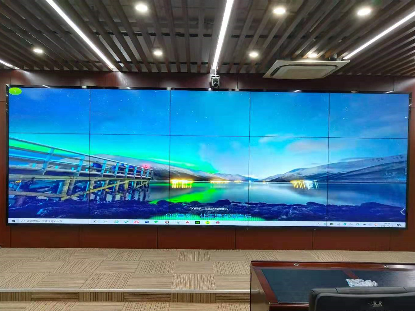 3*5 55拼接屏（1.7mm）用于上海某能源集团会议室